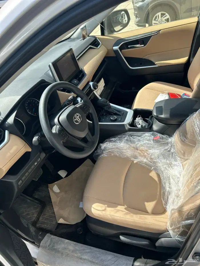 تويوتا راف فور XLE هايبرد 2025 فتحه فضي 127650 شامل الضريبة 6