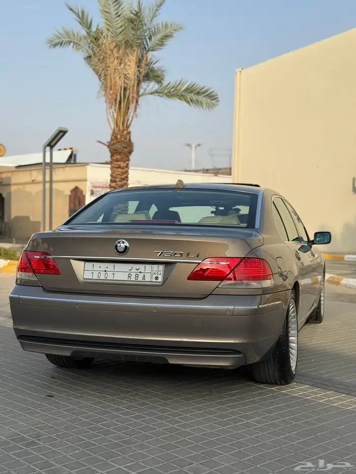 مالك اول مخزن بحالة الوكالة BMW730li 46