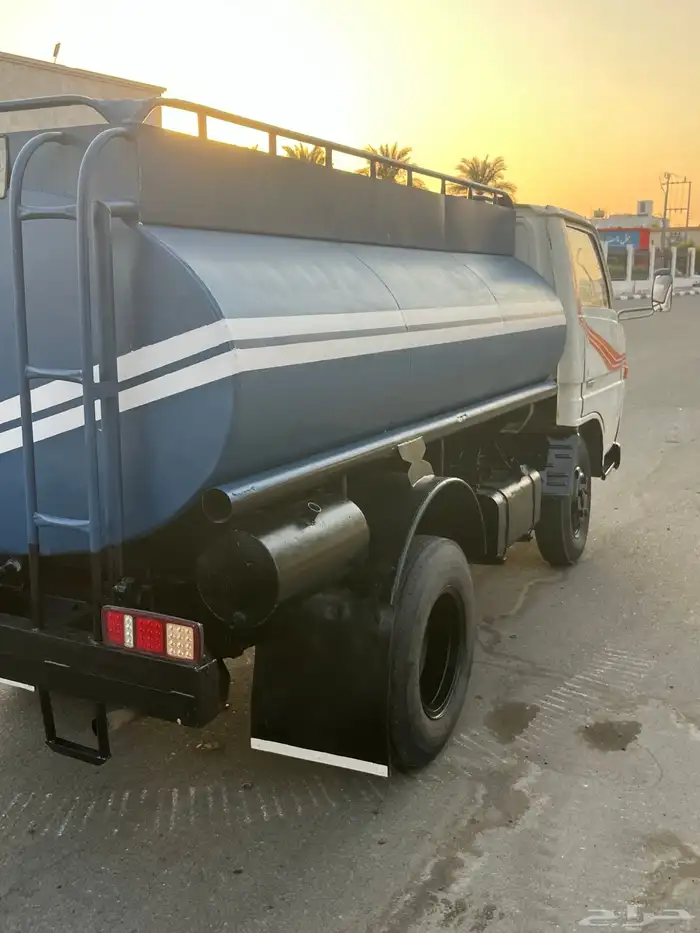 للبيع دينا 84 تويوتا 4