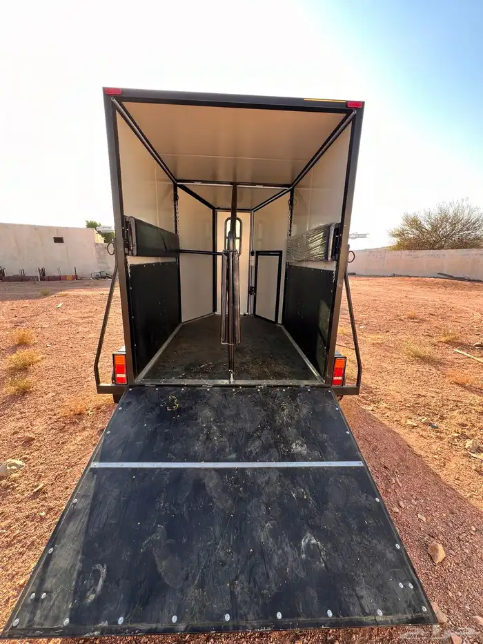 عربة نقل خيل راسين جديده متواجده بالطائف 6