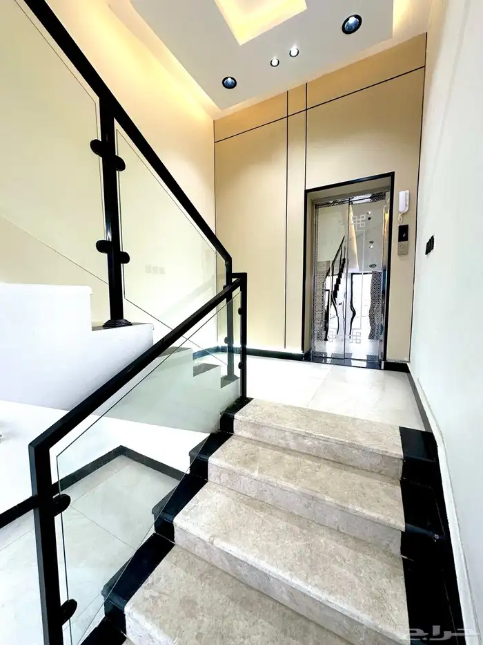 للبيع شقق سكنية 6غرف بسطح خاص ومصعد تصميم مودرن 550الف 3