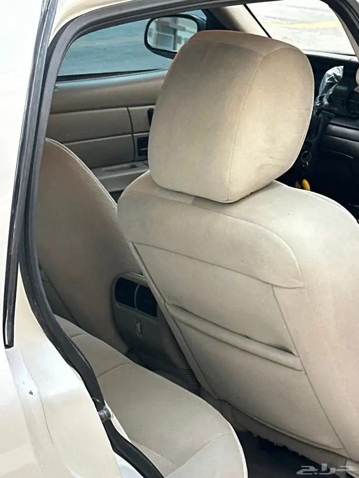 فورد كراون فاكتوريا 2011 10