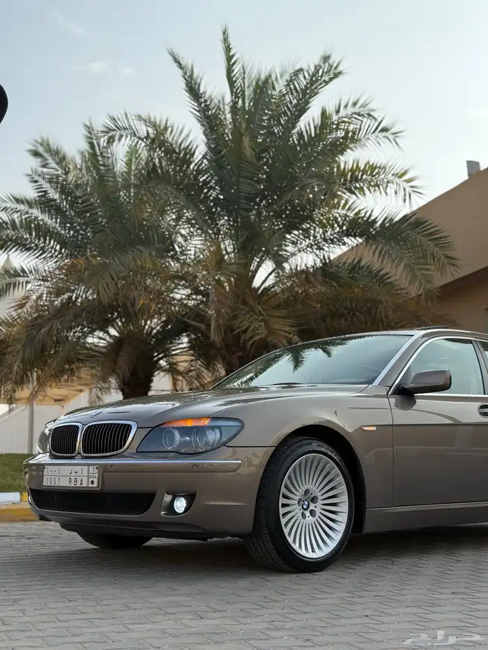 مالك اول مخزن بحالة الوكالة BMW730li 10