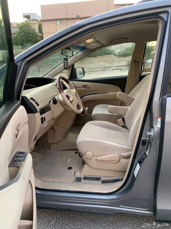 تويوتا بريفيا 2017 11