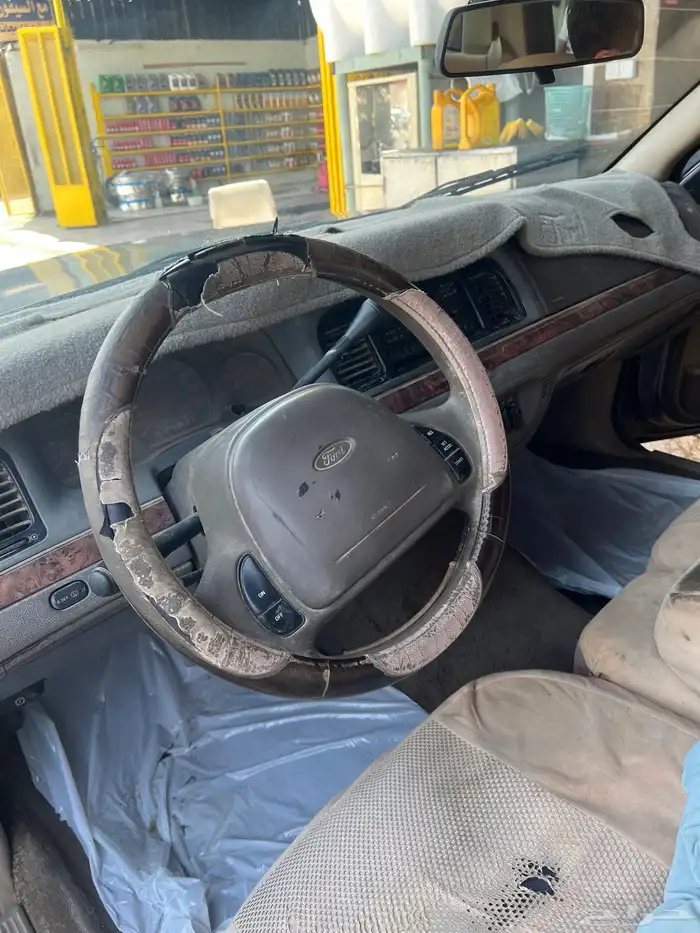 فورد فيكتوريا موديل 2000 1