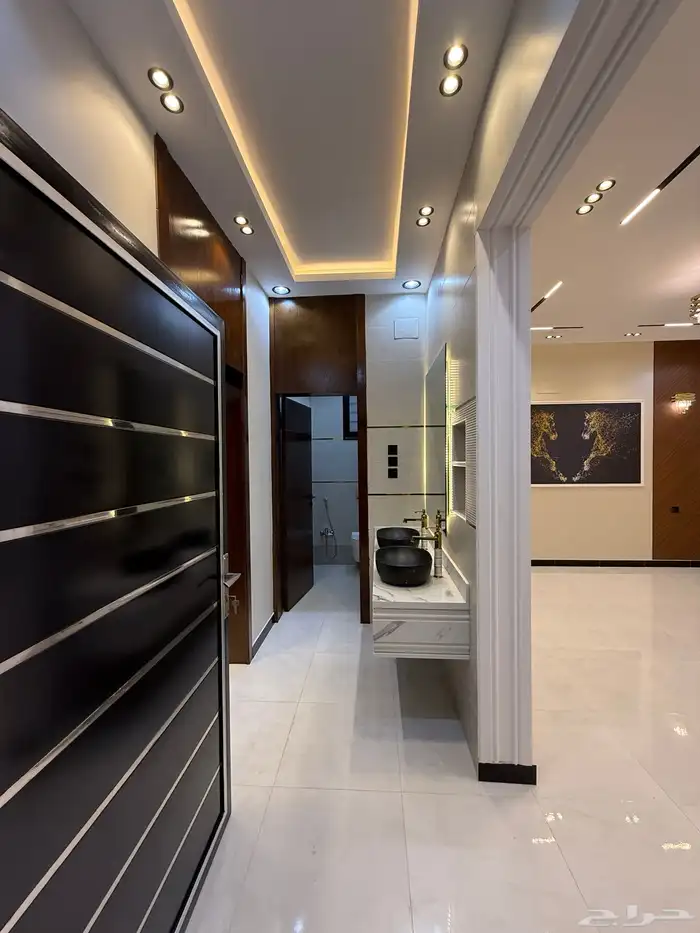 للبيع روف علوي بدرج خارجى بموقع مميز ومكتمل الخدمات بالموسى 3