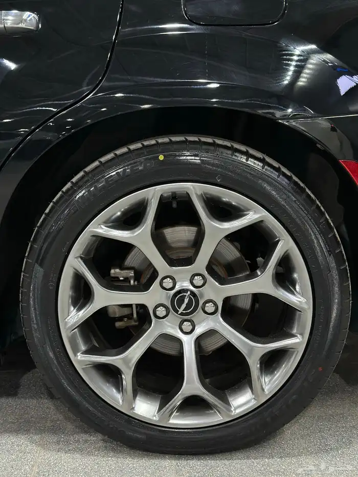 كرايزلر C300 نص فل 2021 هيمي V8 5.7 معرض(عبيد الرشيدي) 20