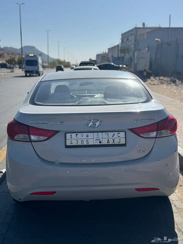 سيارة النترا فل كامل للبيع 9