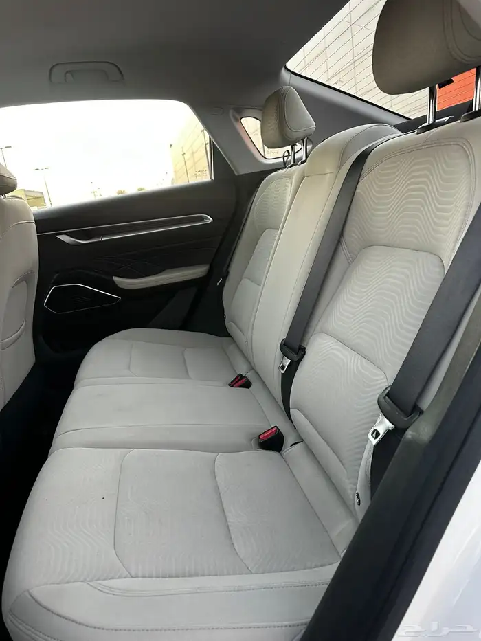 جيلي امجراند7 - 2023 13