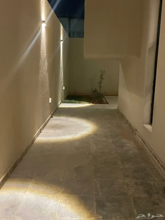 للإيجار فيلا المشرقية حي الجنادرية 4