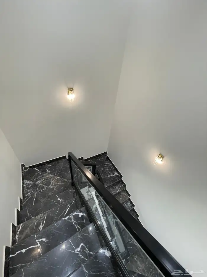 للبيع ارواف ارضيه وارواف علويه تشطيب فندقي ابها المحاله 27