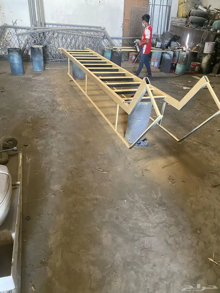 ورشة ومصنع حديد والمنيوم واستيل 39