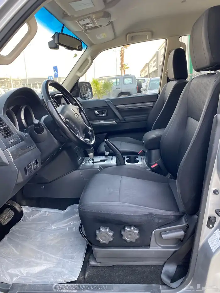 ميتسوبيشي باجيرو GLS 14