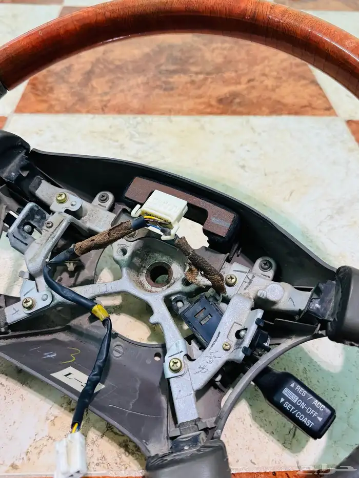 طارة لكزس 400 2