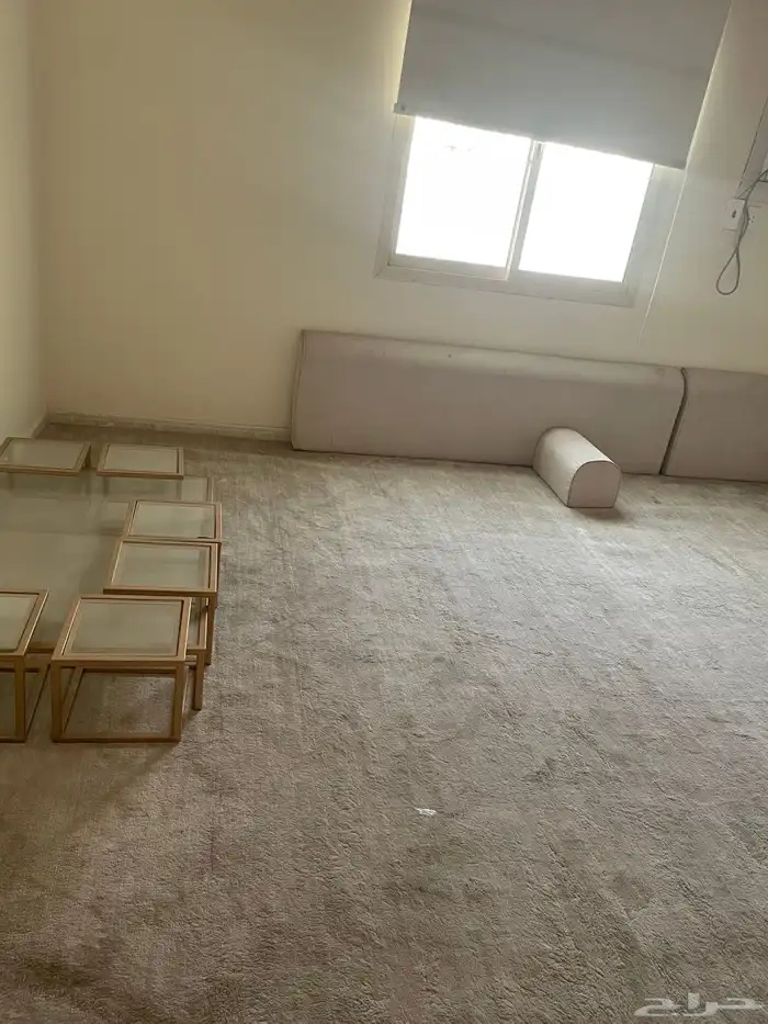 للبيع اثاث   كنب   مطبخ متكامل 0