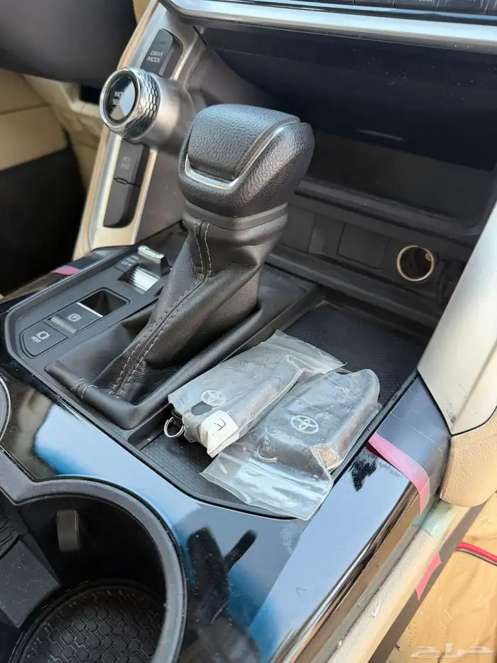 (تم البيع) لاندكروزر جكسار L2 ديزل 2022 25