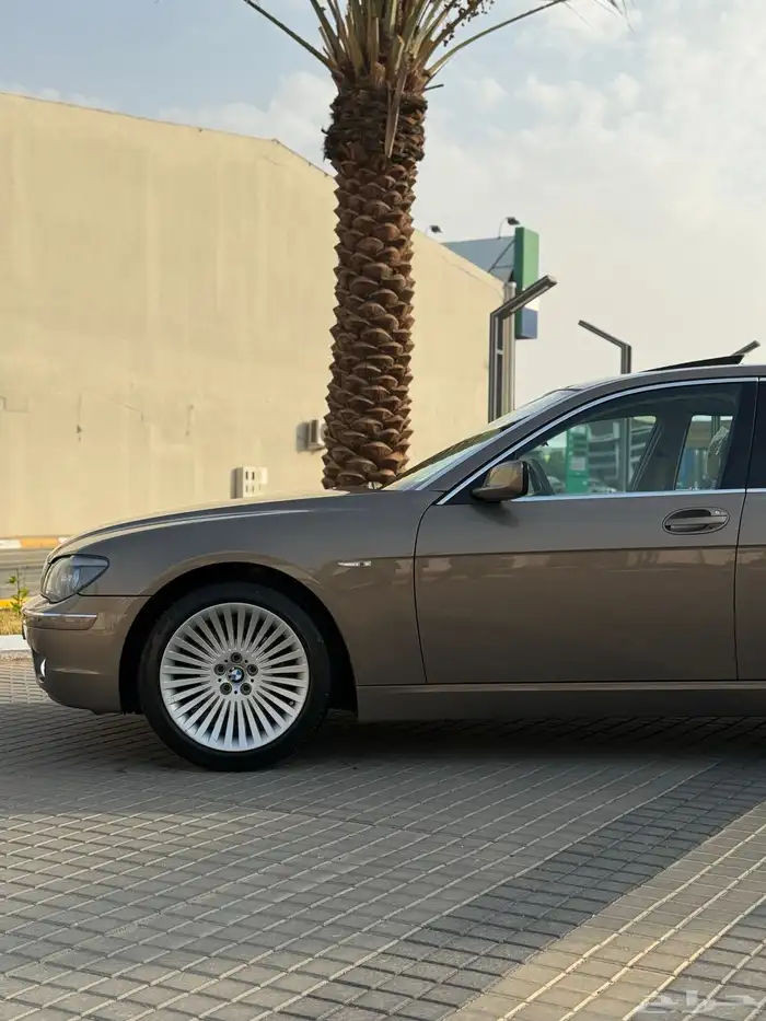 مالك اول مخزن بحالة الوكالة BMW730li 43
