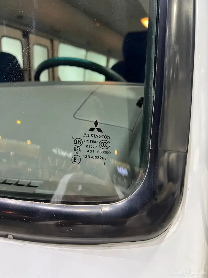 للبيع باص ميتسوبيشي روزا ديزل موديل 2014 مخزن 30 راكب 6