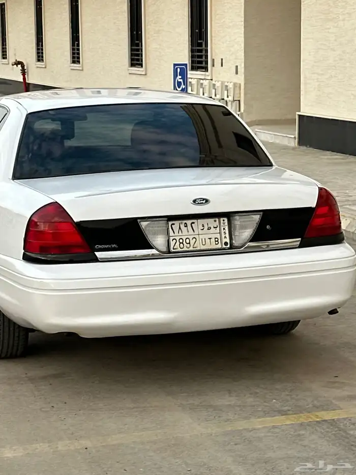 فورد كراون فاكتوريا 2011 5