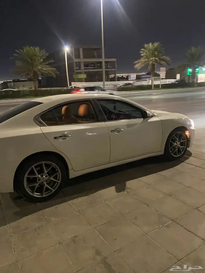 للبيع مكسيما 2010 4