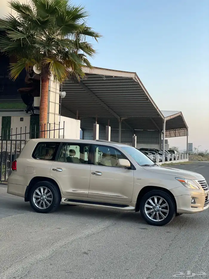 جيب لكزس فل 17