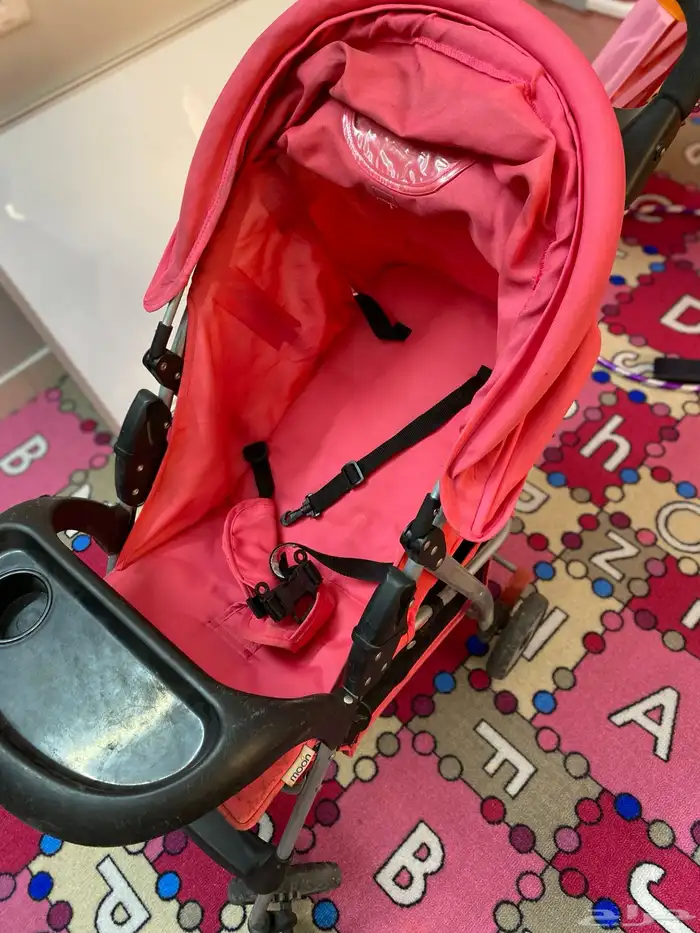 عربة أطفال بسعر مميز بحالة الجديد 0