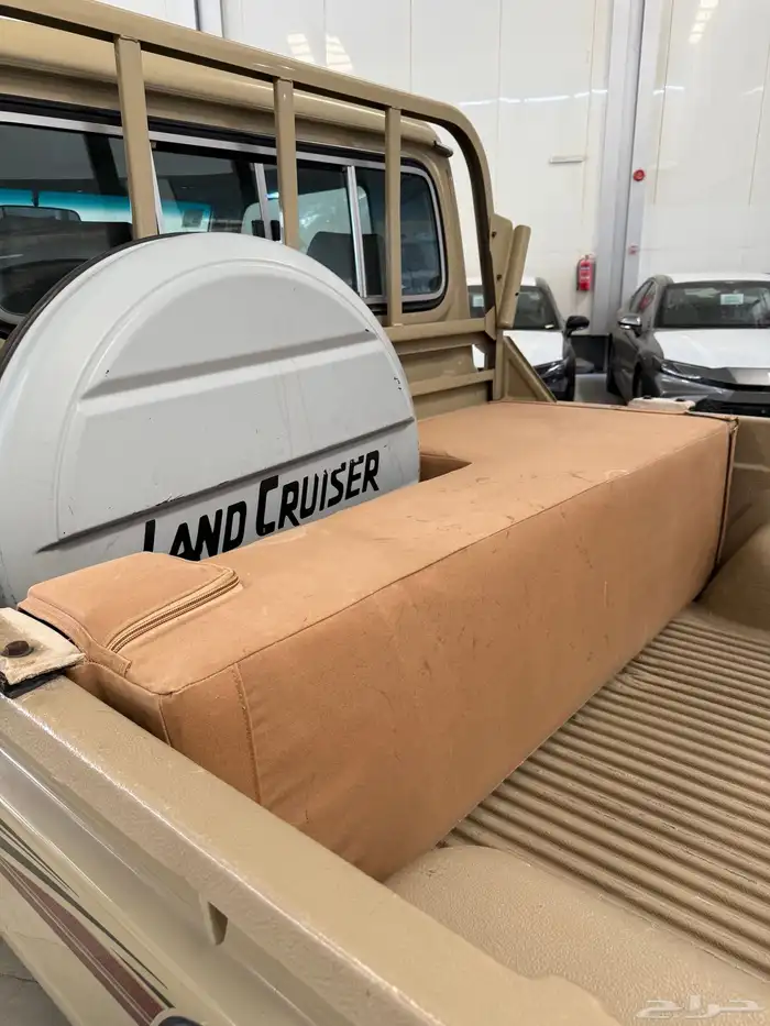 تويوتا شاص بنزين 2014 بريمي مالك اول 8