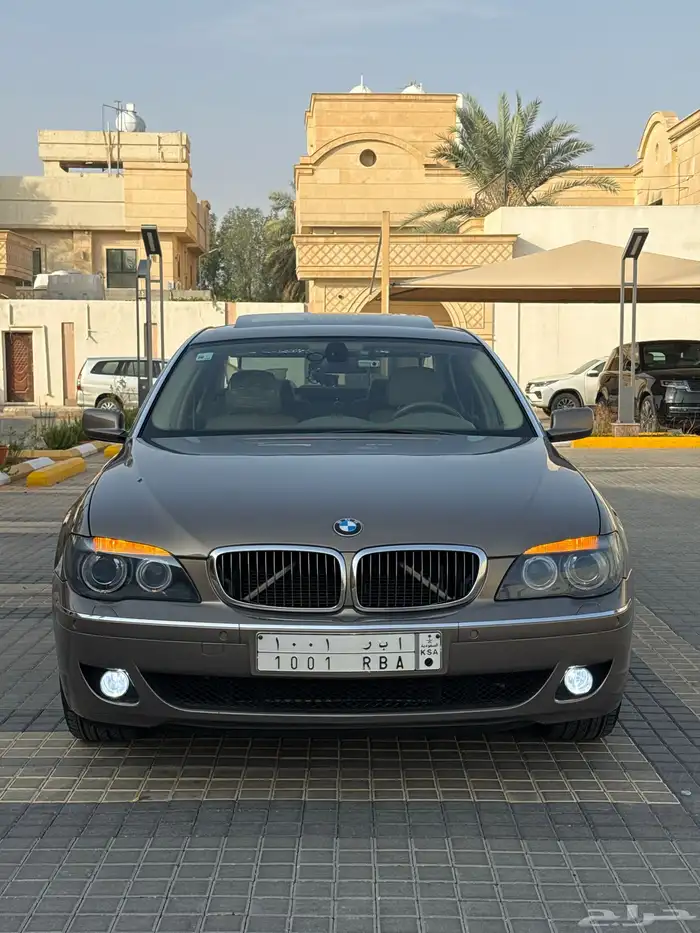 مالك اول مخزن بحالة الوكالة BMW730li 16