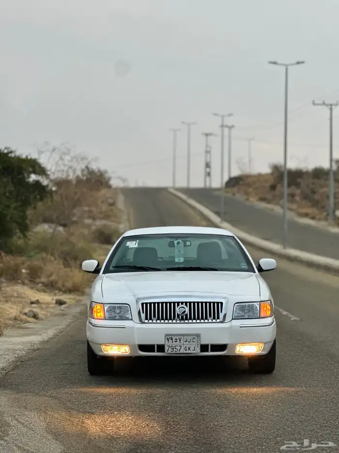 فورد جراند ماركيز 2011 نظييف شرط 1