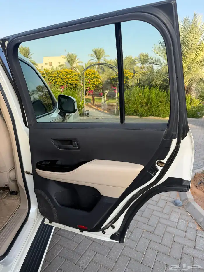 (تم البيع) لاندكروزر جكسار L2 ديزل 2022 33