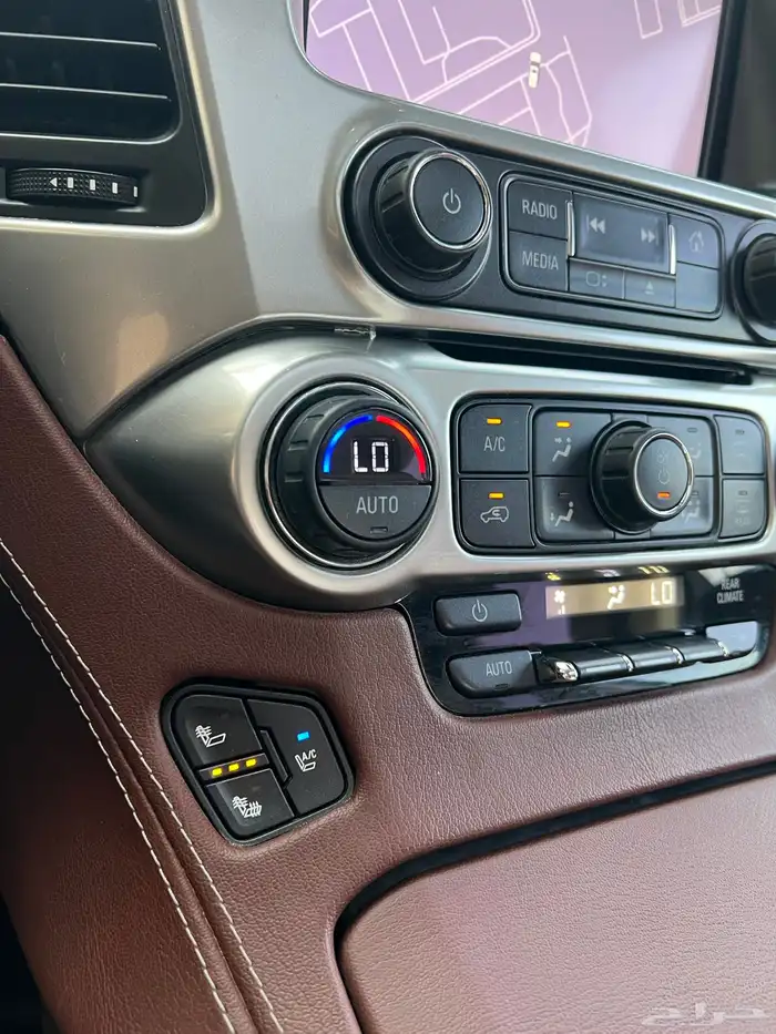 تاهو LTZ 2015 (( مخزن )) شبه جديد 38