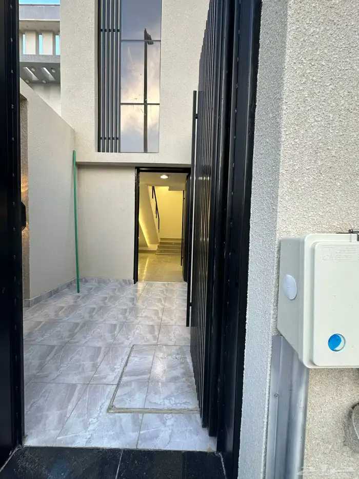 للبيع روفات فاخرة بحي مكتمل الخدمات حي الشفاء 16