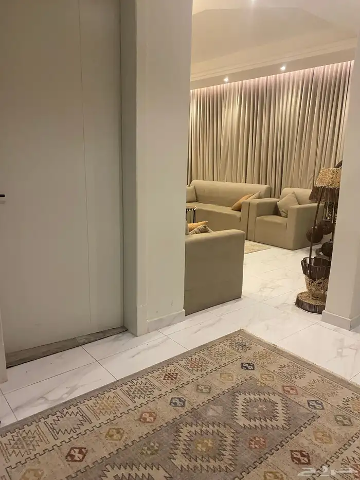 شقة فاخره مفروشه للإيجار السنوى(حى طويق) 1