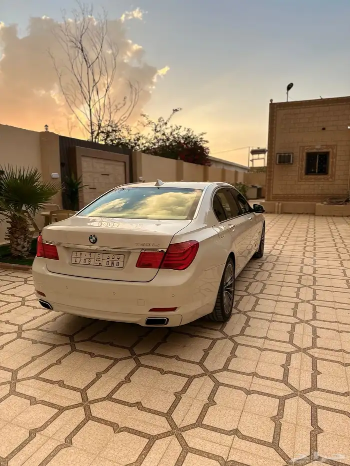 بي ام دبليو الفئة السابعة 2012 5