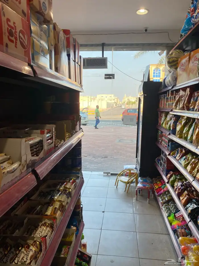 بقاله للتقبيل في راس تنوره 33