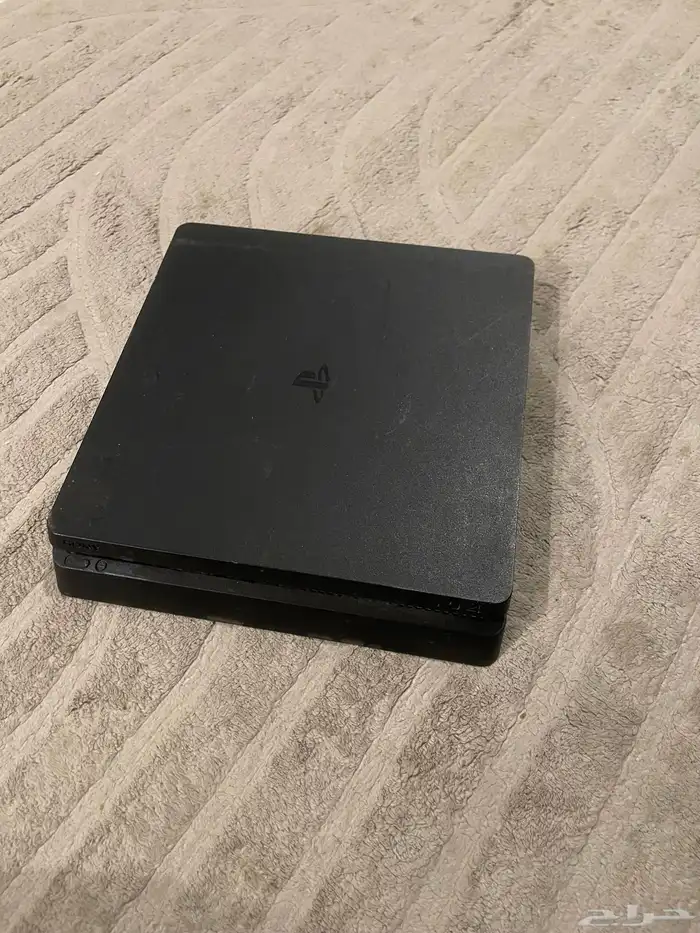 جهاز سوني شغال بس سلك البور ضايع مع اليده 1