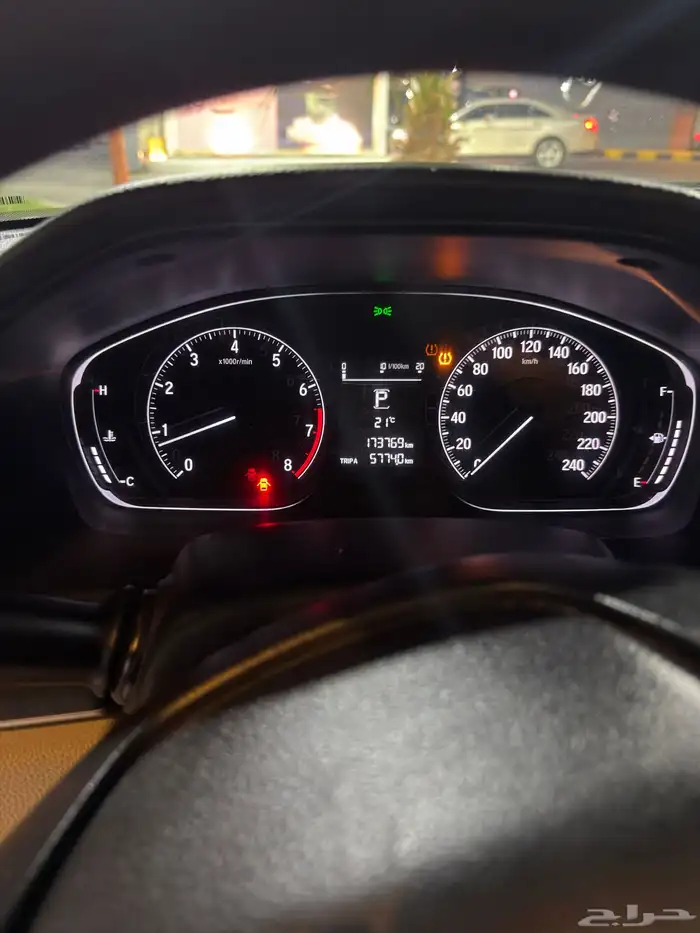 للبيع هوندا أكورد ابيض 2020 استاندر 7