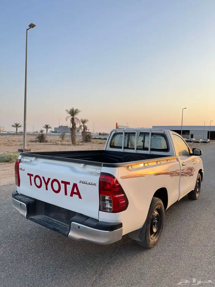 هايلوكس غماره 2023 فل كامل اصفار 9