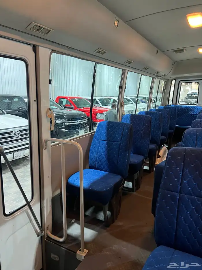 للبيع باص ميتسوبيشي روزا ديزل موديل 2014 مخزن 30 راكب 16