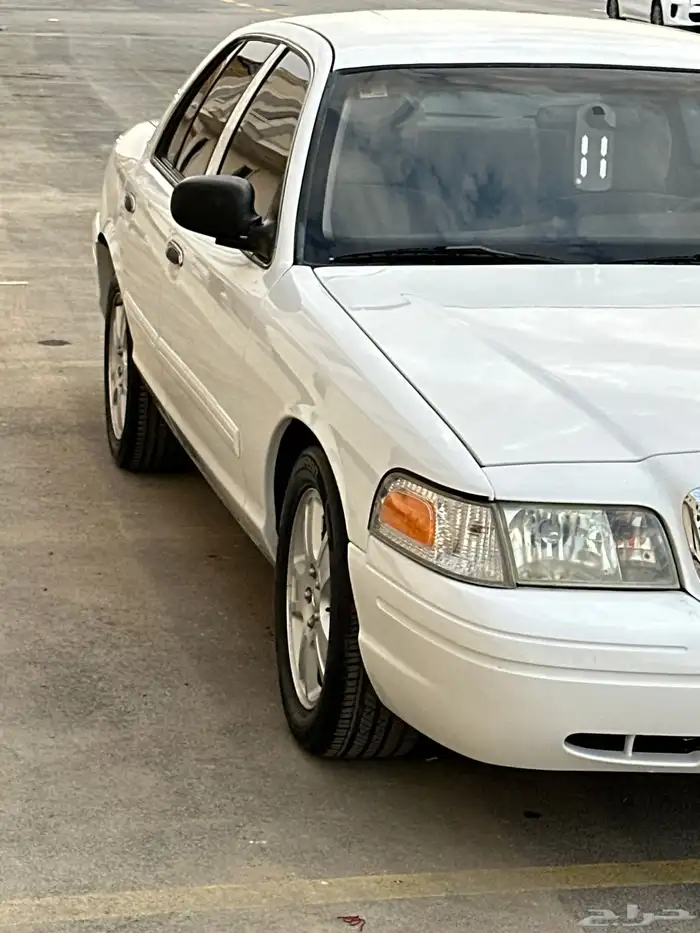 فورد كراون فاكتوريا 2011 2