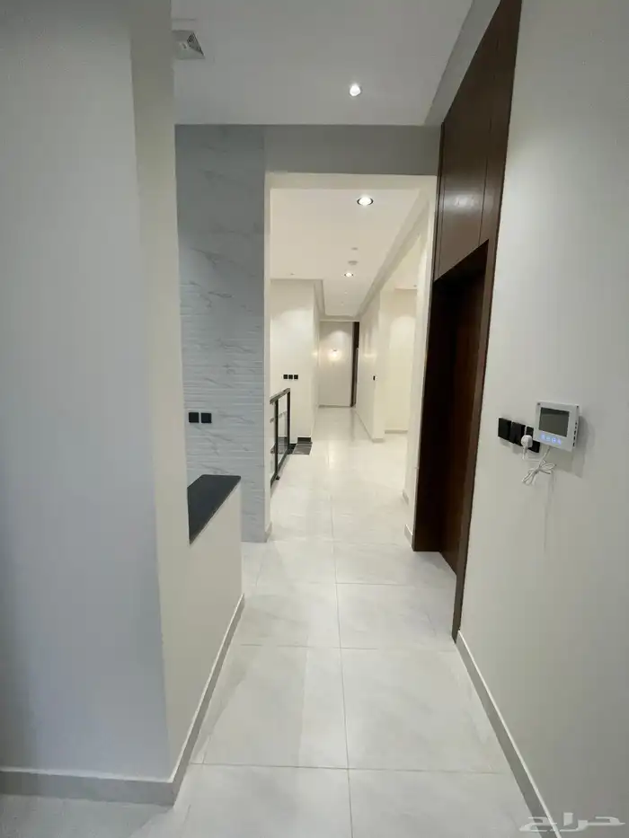 للبيع ارواف ارضيه وارواف علويه تشطيب فندقي ابها المحاله 45