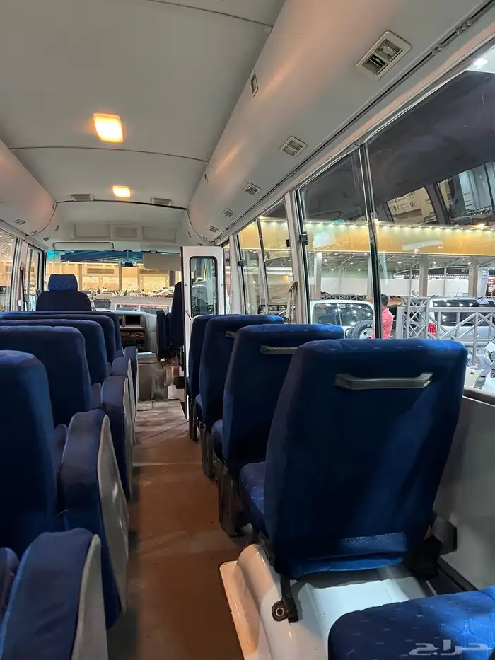 للبيع باص ميتسوبيشي روزا ديزل موديل 2014 مخزن 30 راكب 25