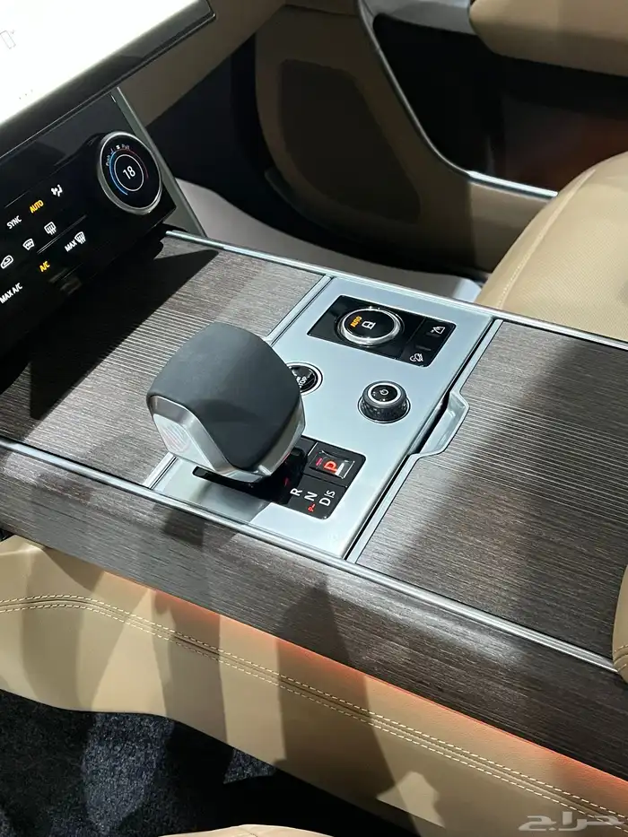 رنج روفر فوج أوتوبيوغرافي 2023 10