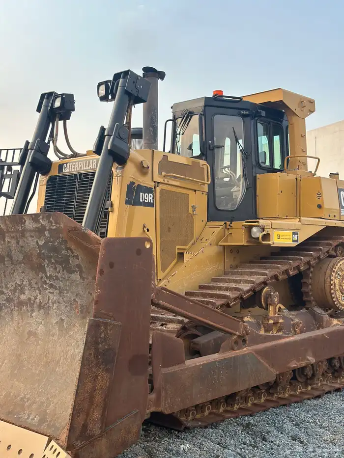 بلدوزر D9R كتربلر الزاهد نظيف جدا  موديل 2011 3