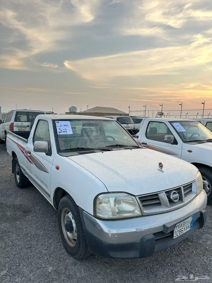 للبيع ددسن موديل 2008 وسيارات مختلفة بمزاد علني 31