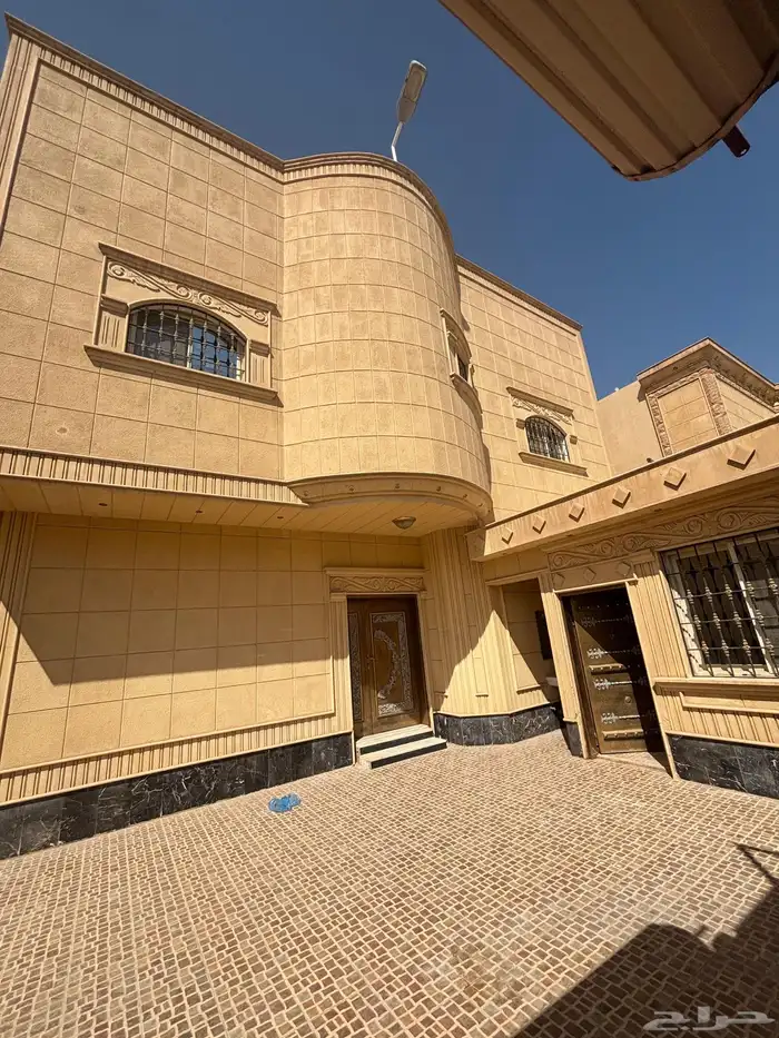 للإيجار فيلا بحي ظهرة لبن ب 68 الف ريال دفعتين 0