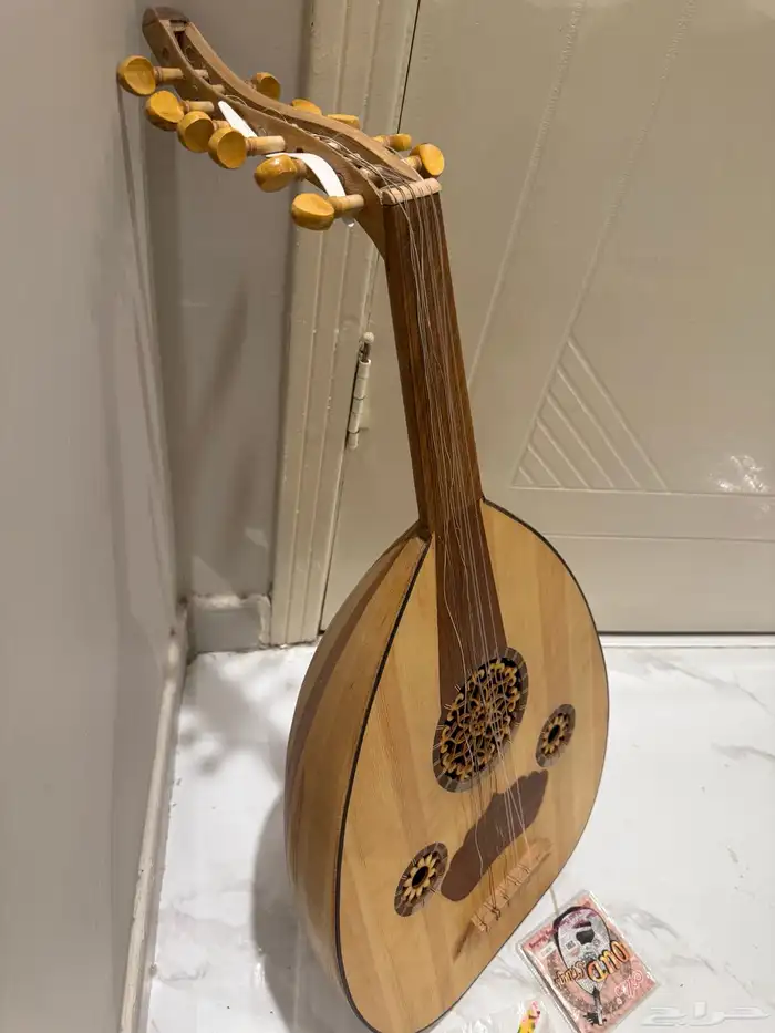 عود مصري للمبتدئين جديد معى اوتار اصليه اضافيه وعدد ريشتين 2