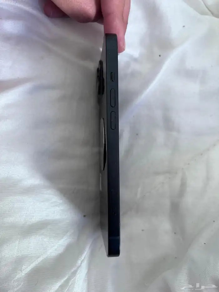 ايفون 13 128 قيقا اسود نضييف 4