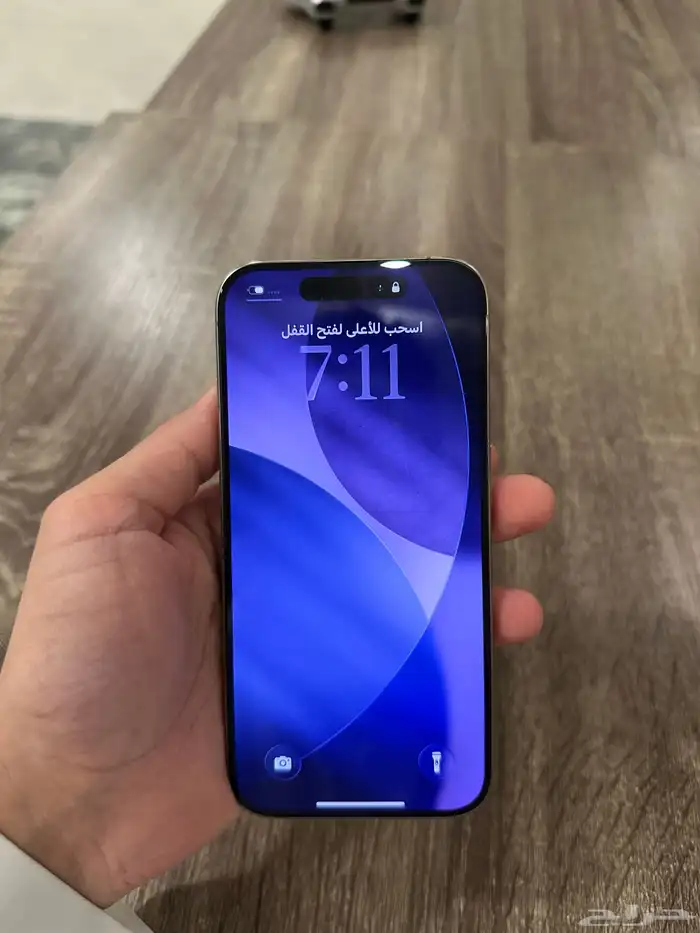 للبيع iPhone 15 Pro   تيتانيوم   256GB   نسبة البطارية 90 1