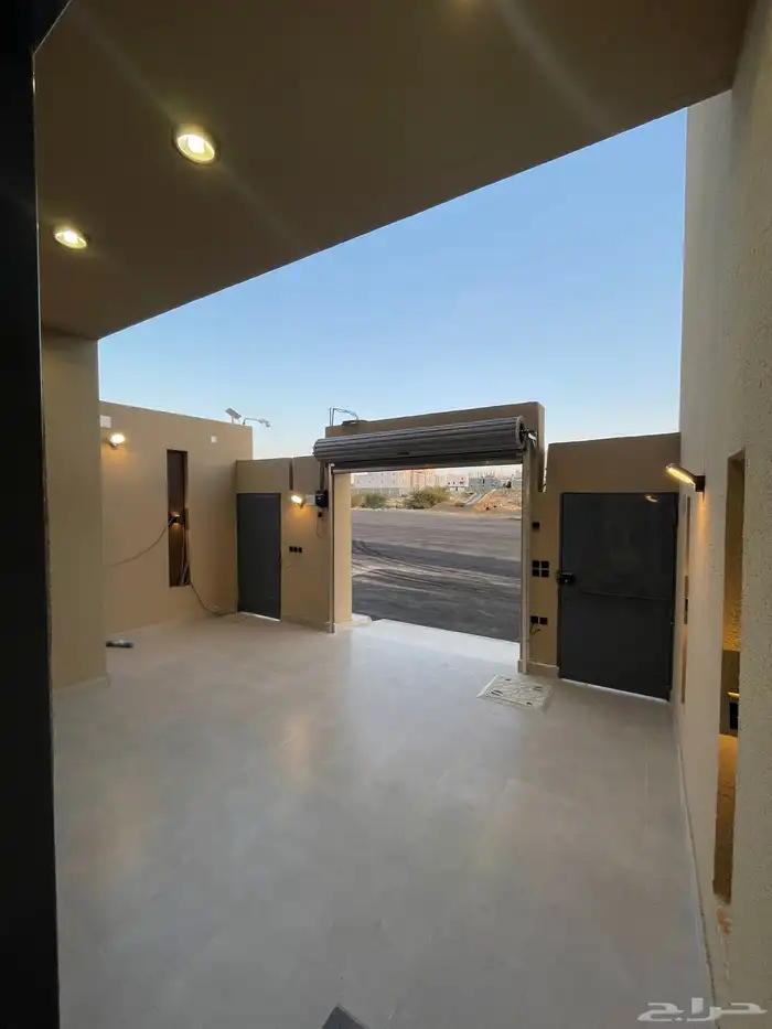 للبيع دور تمليك ارضي بمدخل سياره تشطيب ممتاز ابها حي الزهور 3